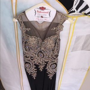 Tony Bowls - Black/Gold Shoulder Dress